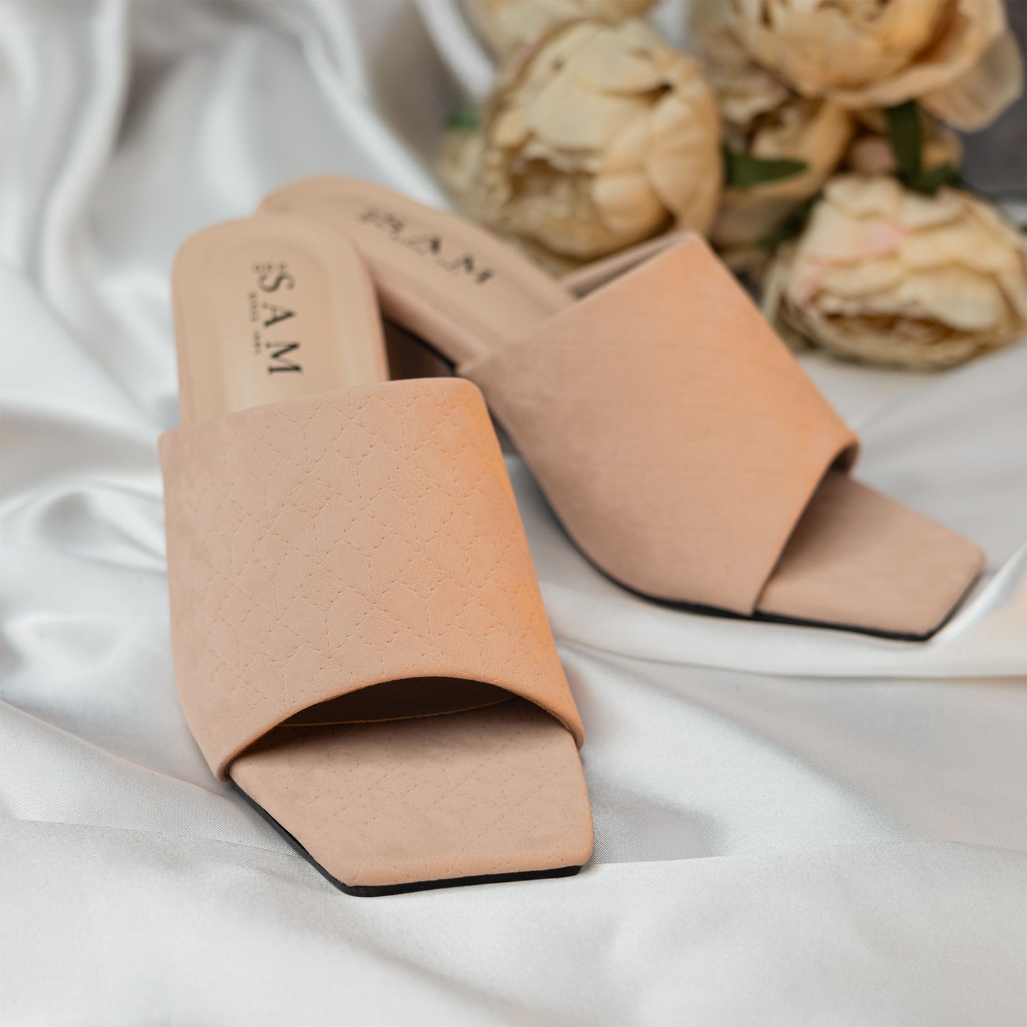 Textured Block Mule 2.7 Inch Heel